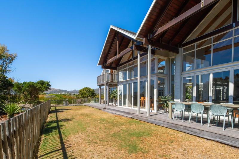 6 Bedroom Property for Sale in Lake Michelle Western Cape